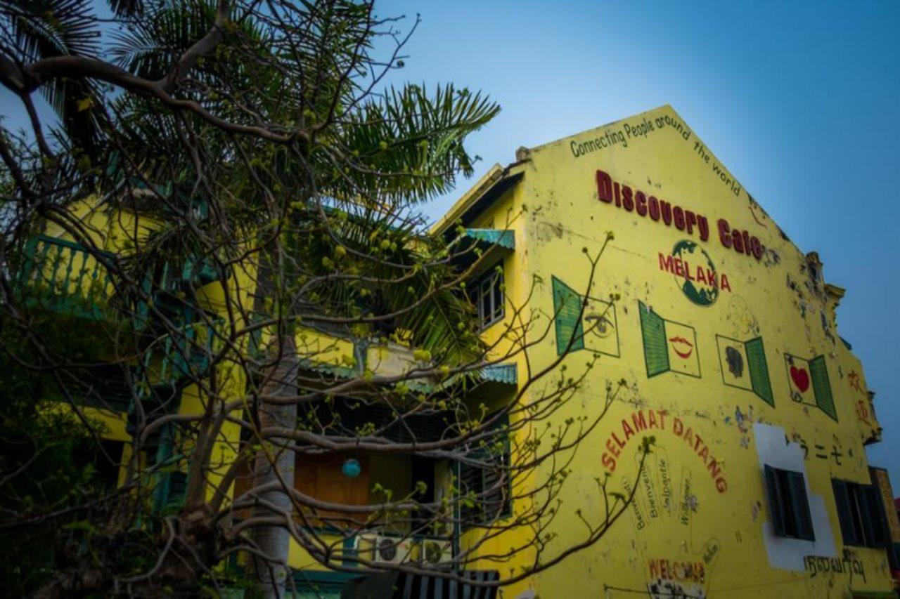 Discovery Cafe And Guesthouse Malacca Exterior photo