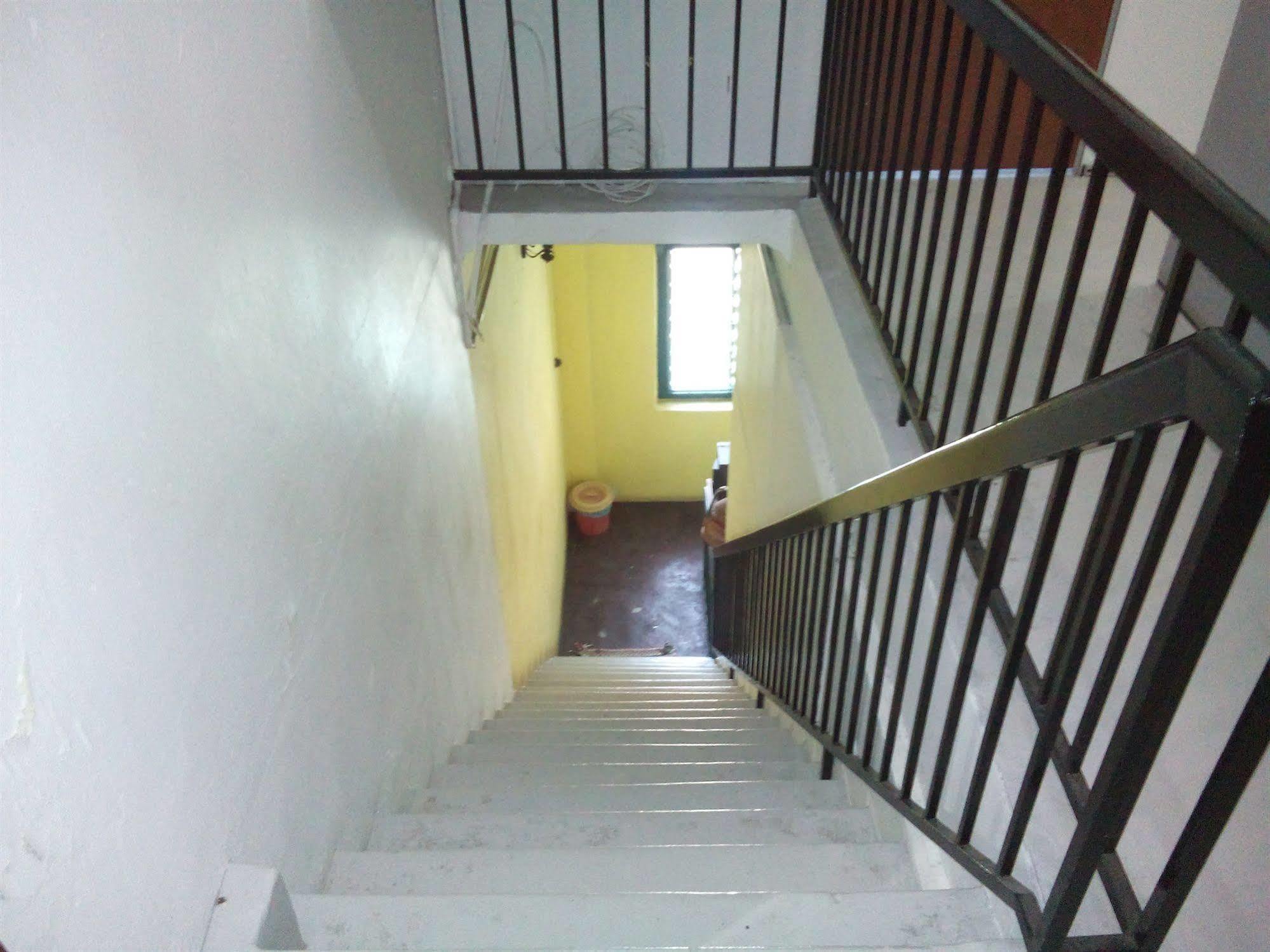Discovery Cafe And Guesthouse Malacca Exterior photo