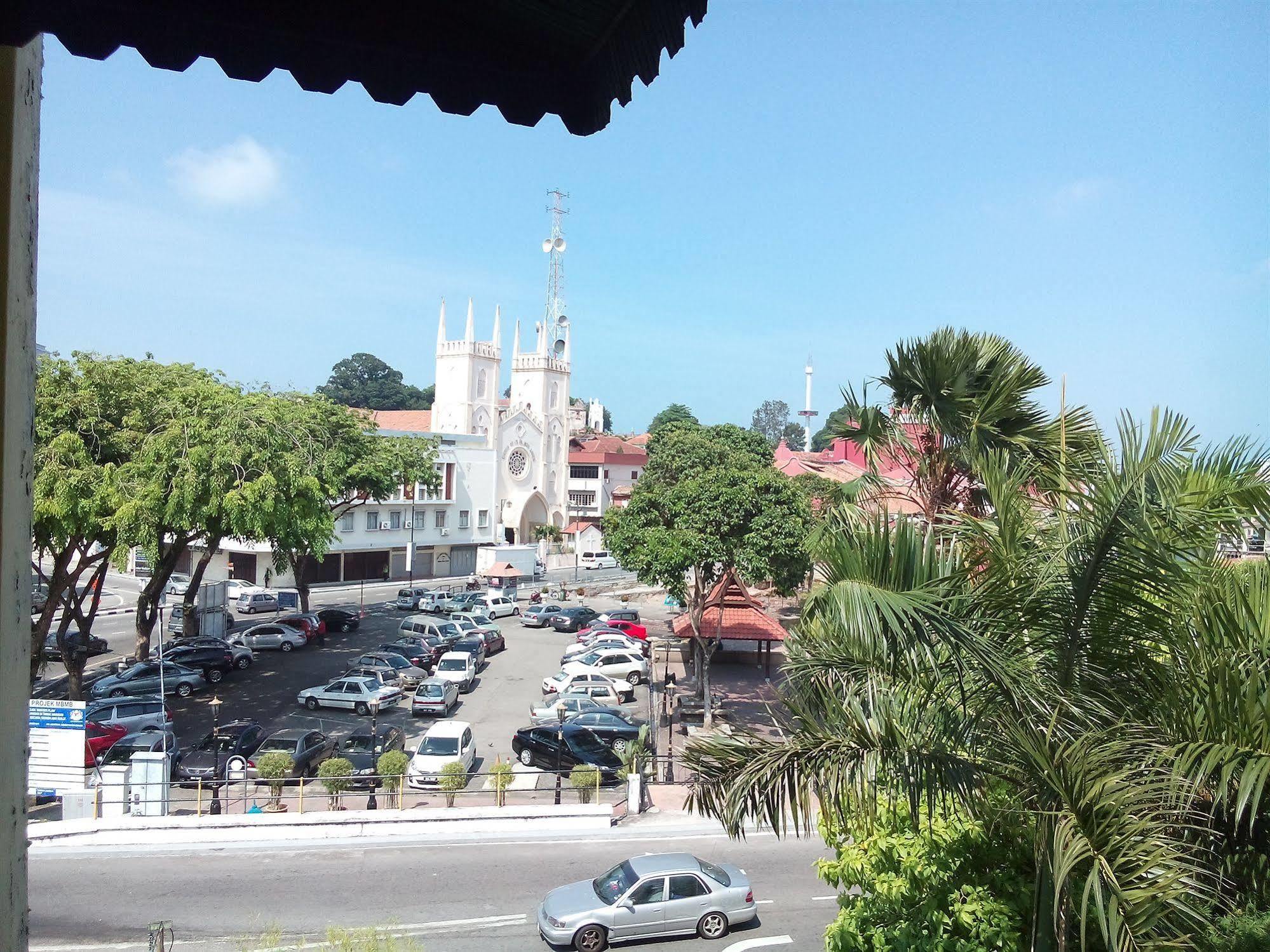 Discovery Cafe And Guesthouse Malacca Exterior photo