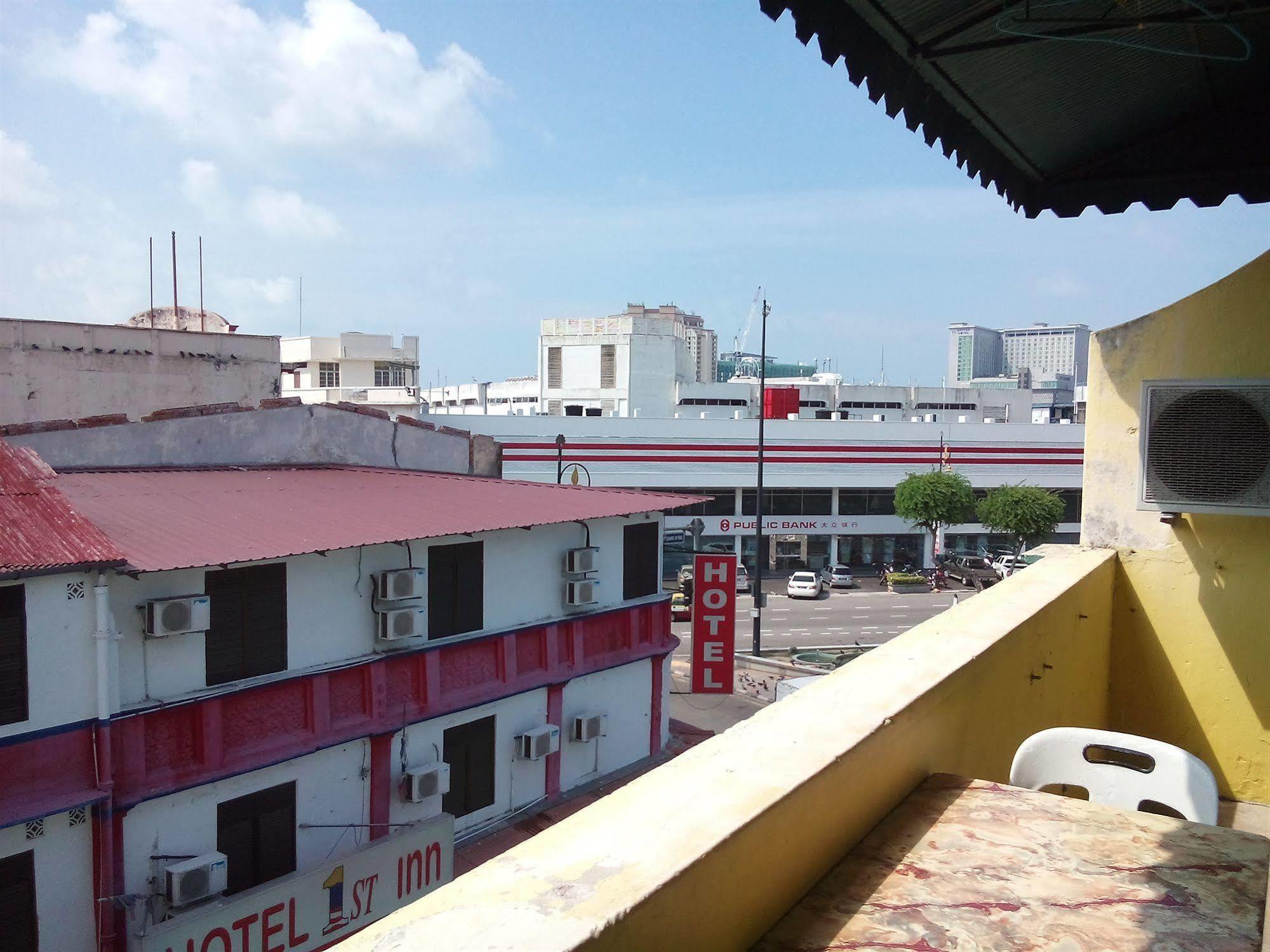 Discovery Cafe And Guesthouse Malacca Exterior photo