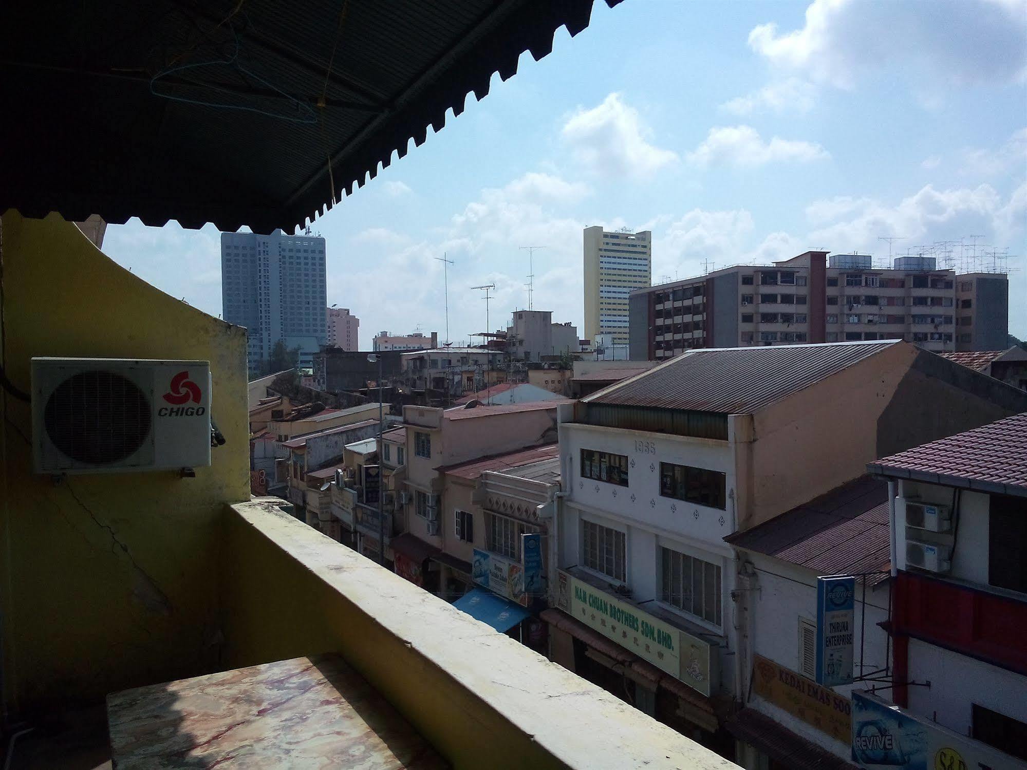 Discovery Cafe And Guesthouse Malacca Exterior photo